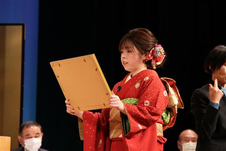 交通安全宣言を行った藤川夏帆さん