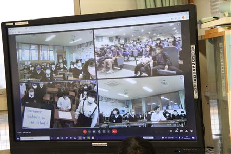 オンラインで使用したテレビの画面の映像