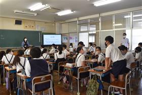 大津南小学校で税金がどんなことに使われているかを学びました