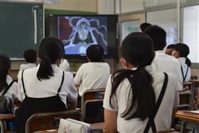 児童にも分かりやすいように税金がなくなったらどうなるのかについてアニメを通して学びました