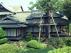 座敷部正面