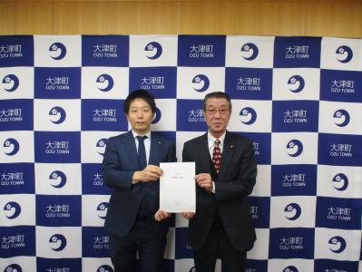 政策提言提出時写真