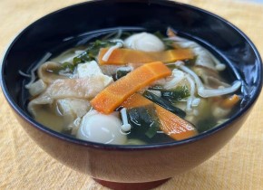 お麸のすまし汁（汁物）