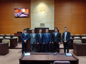 議会活性化特別委員会　行政視察写真