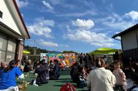 炊き出しを囲む皆さん